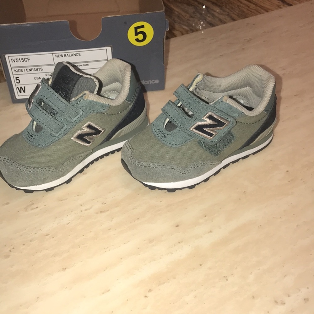 New Balance - Picture 3 of 4